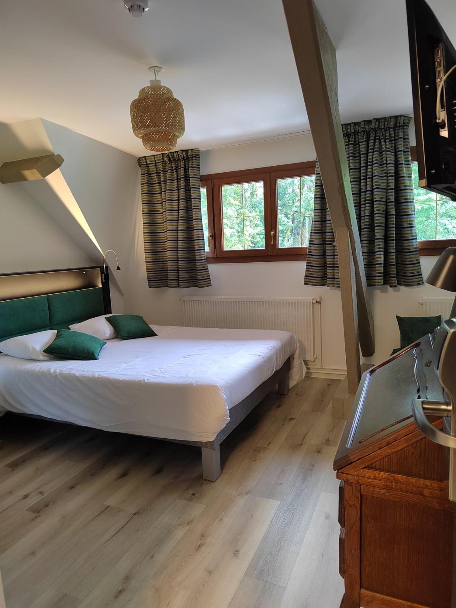 Relais Saint Michel Villegusien-le-Lac