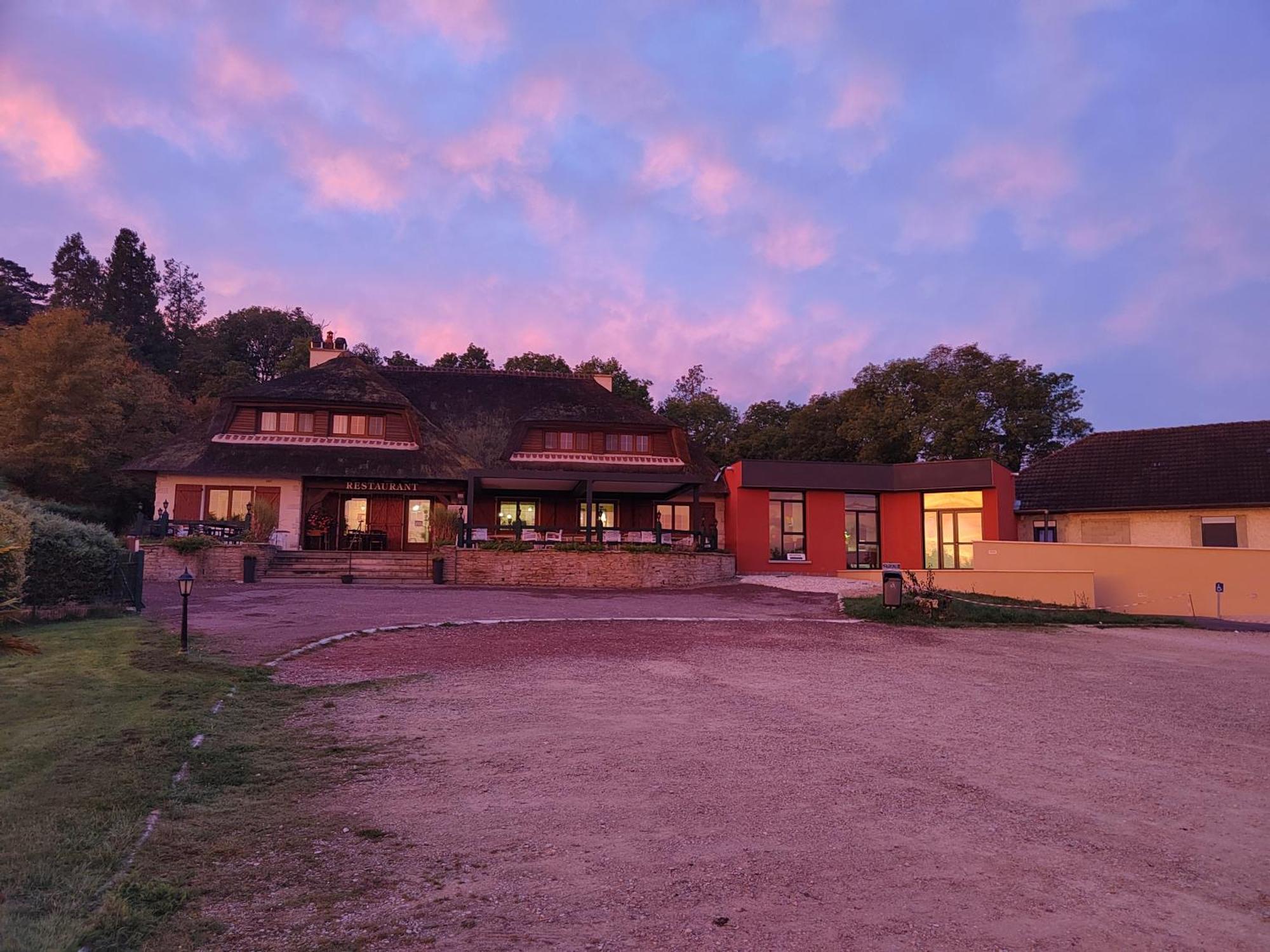 Hotel Relais Saint Michel Villegusien-le-Lac